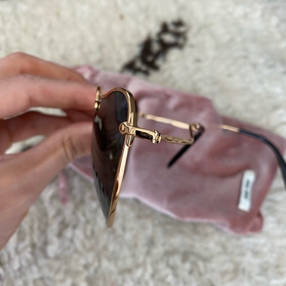 ❌ SOLD ❌ Miu Miu • Cat Eye Sunglasses - Picture 2 of 3